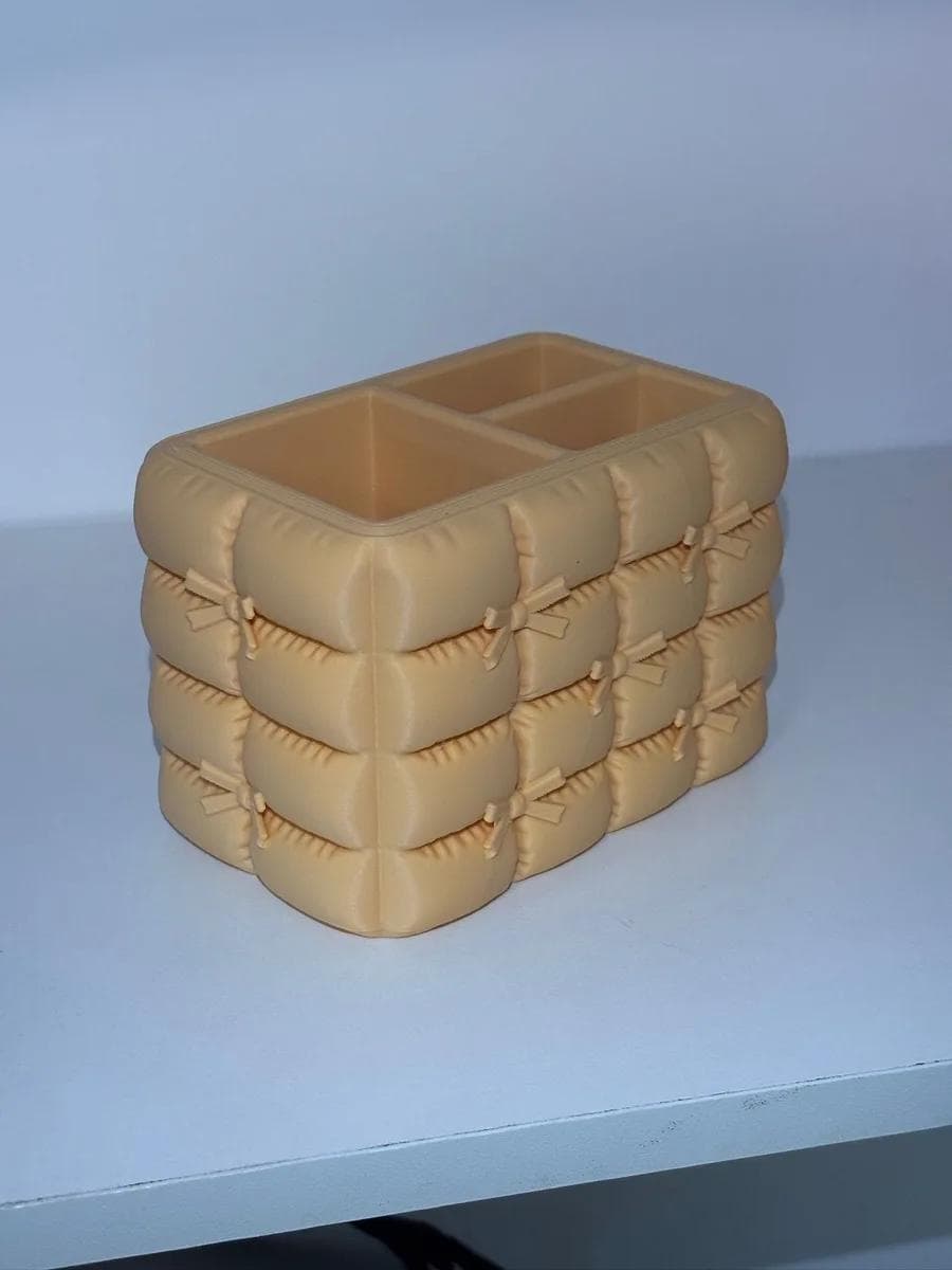 Puffy Bow Desk Organiser
